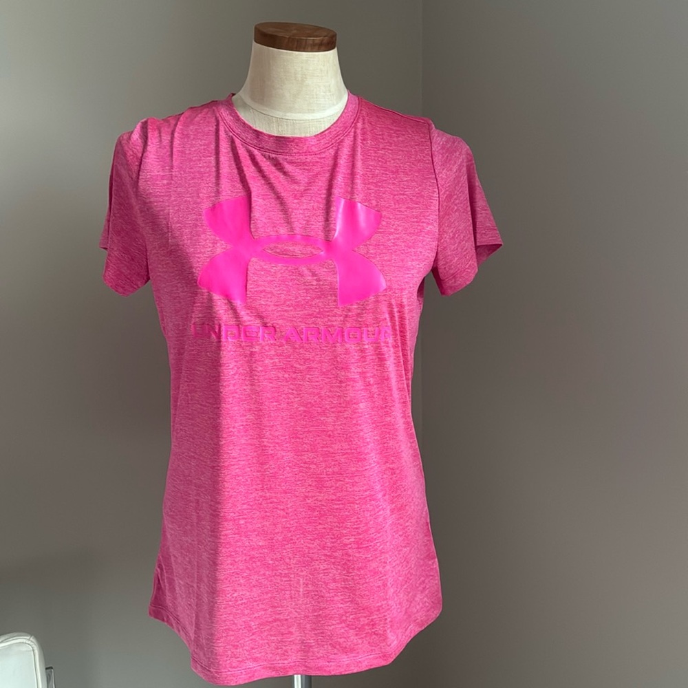 Under Armor pink logo t-shirt loose fit